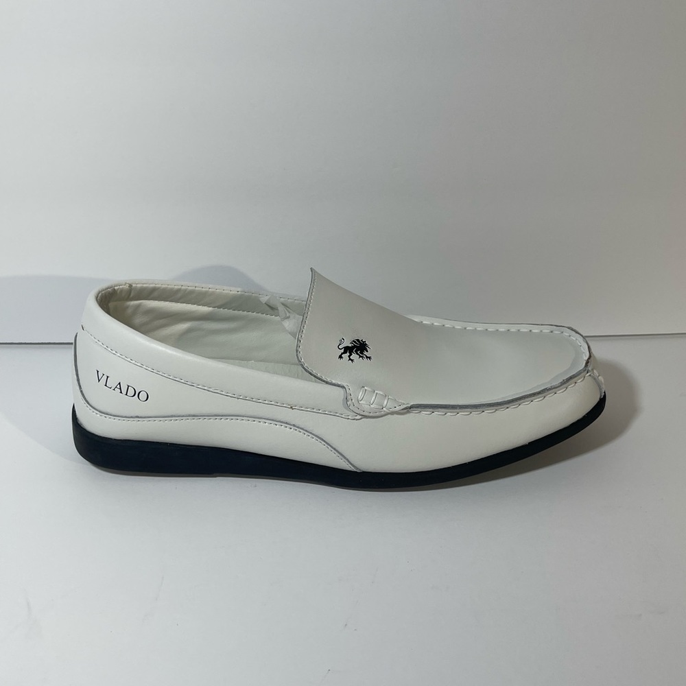 Vlado Men’s White Leather Slip On Casual Loafers. Size 9.5